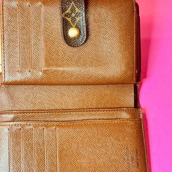 Louis Vuitton the Kisslock Brown Monograms Wallet - Picture 8 of 13